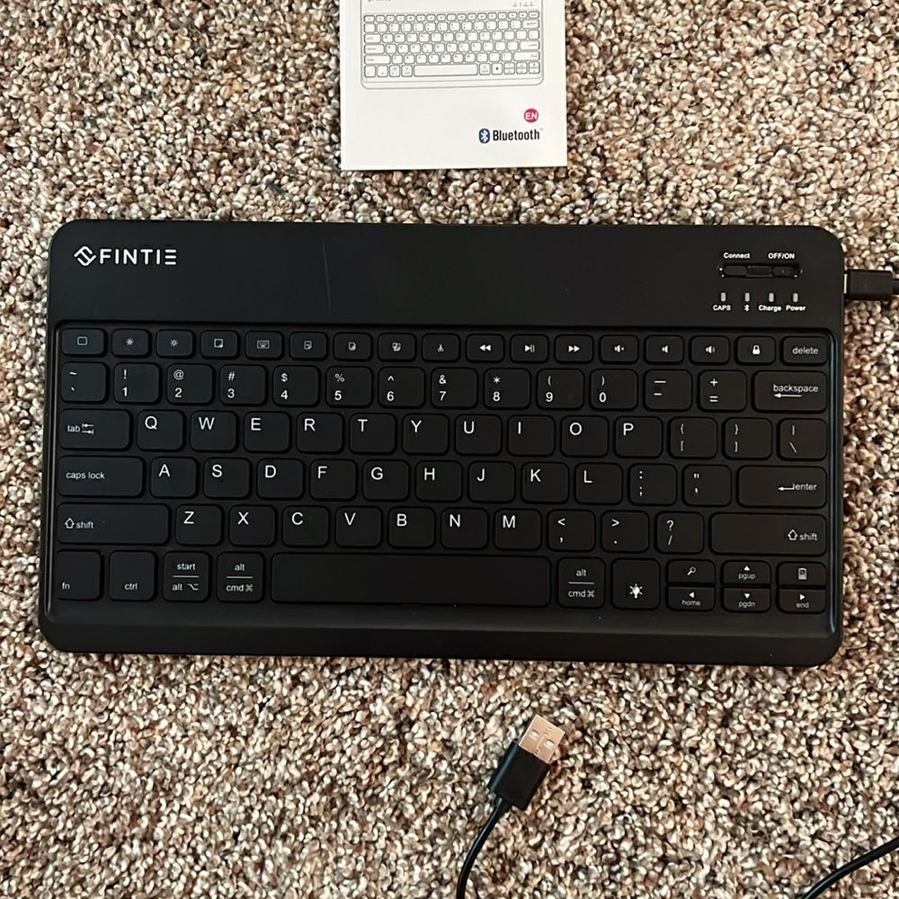 Fintie Bluetooth 7 Color Backlit Wireless Keyboard - Picture 4 of 5